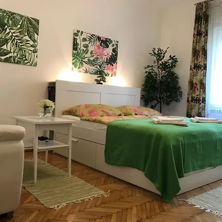 Rosmarinus Apartman Pecs Exterior photo